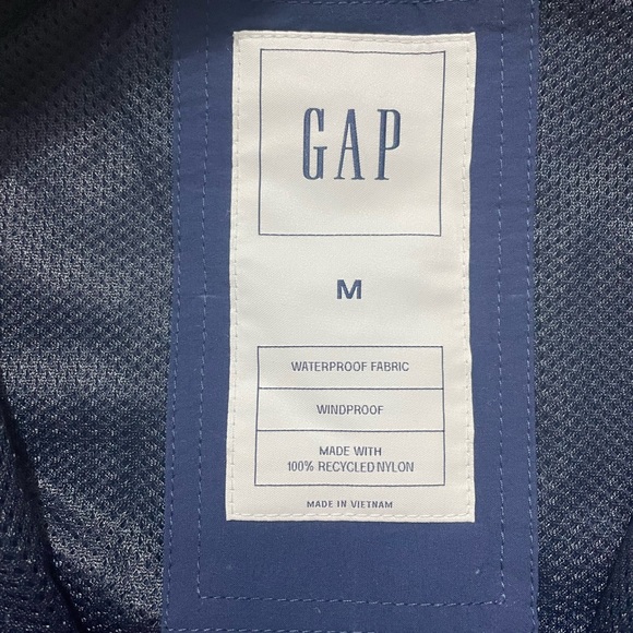 GAP Men’s Windbreaker. Size Medium. Color: Blue/Navy Blue - Picture 5 of 5